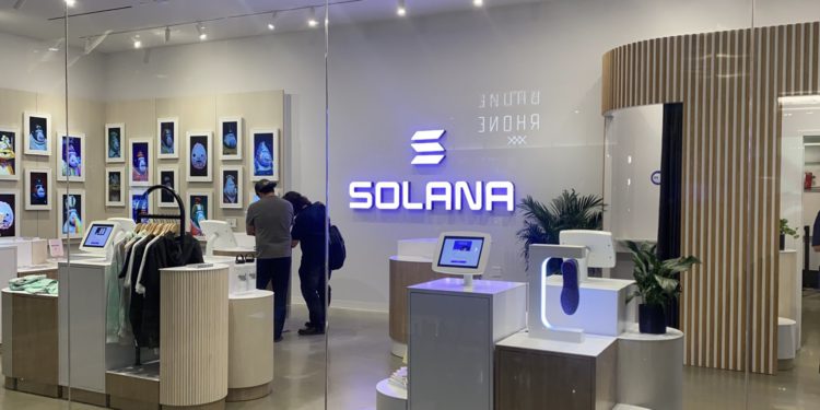 公链Solana在纽约开设实体店！为售卖Saga手机铺路？